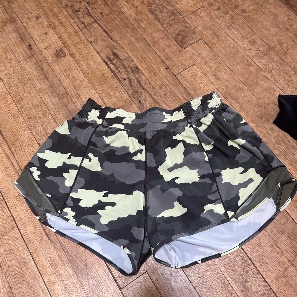 EUC Lululemon hotty hot shorts - lime green camo size 8